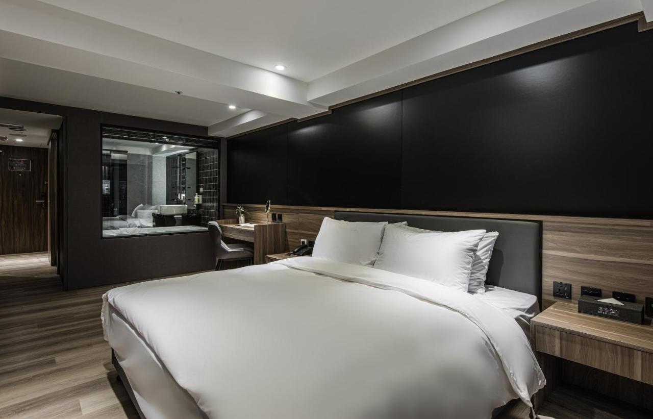 טאיצ'ונג Autumn Willow Hotel מראה חיצוני תמונה