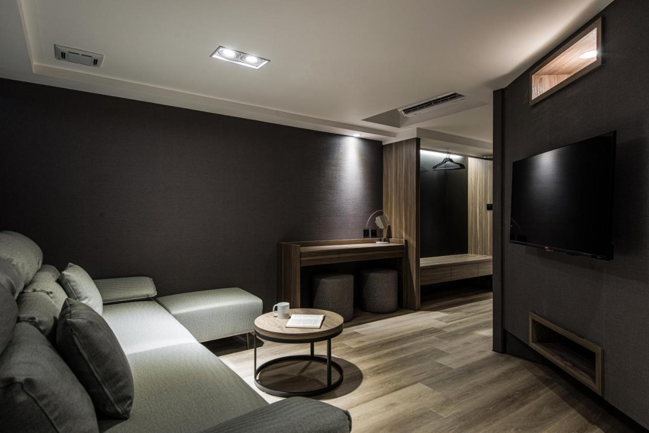 טאיצ'ונג Autumn Willow Hotel מראה חיצוני תמונה