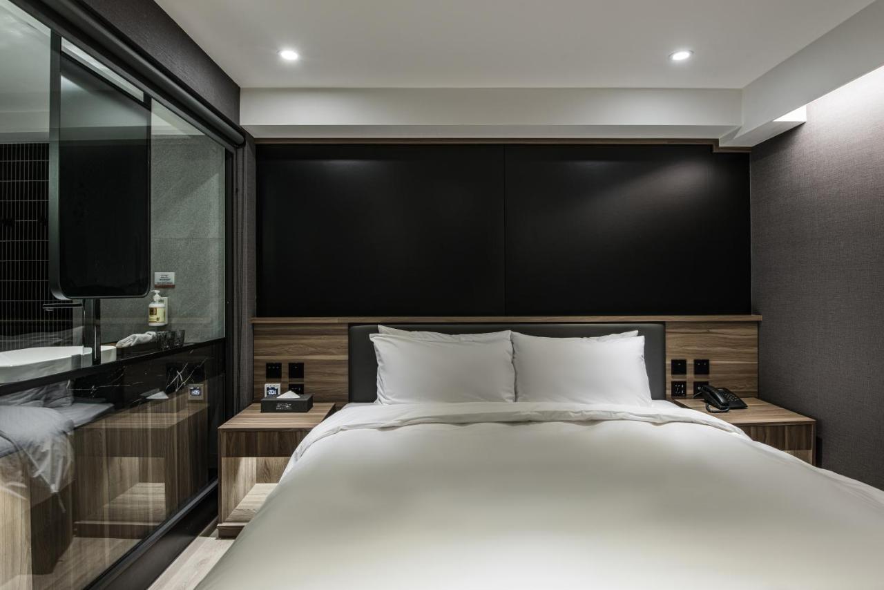 טאיצ'ונג Autumn Willow Hotel מראה חיצוני תמונה
