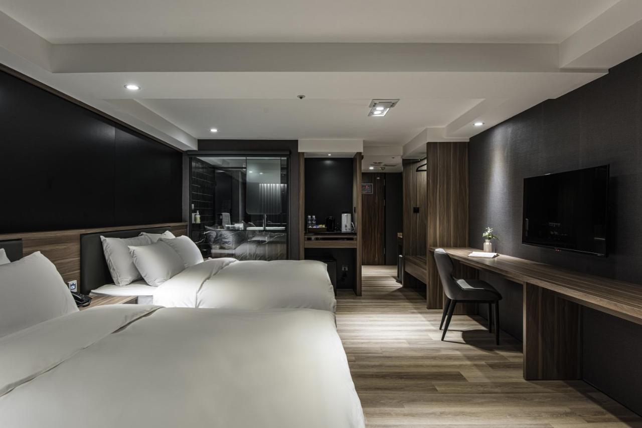 טאיצ'ונג Autumn Willow Hotel מראה חיצוני תמונה