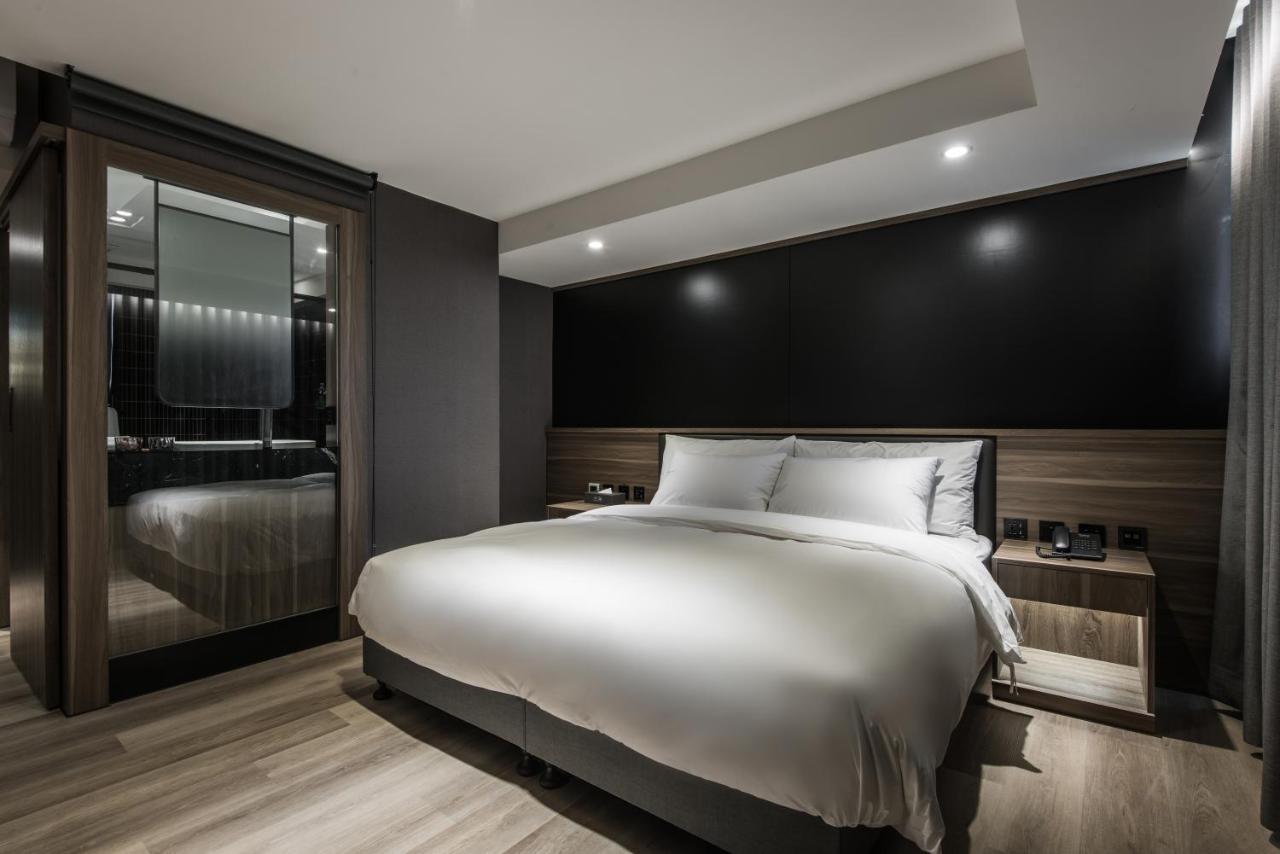 טאיצ'ונג Autumn Willow Hotel מראה חיצוני תמונה