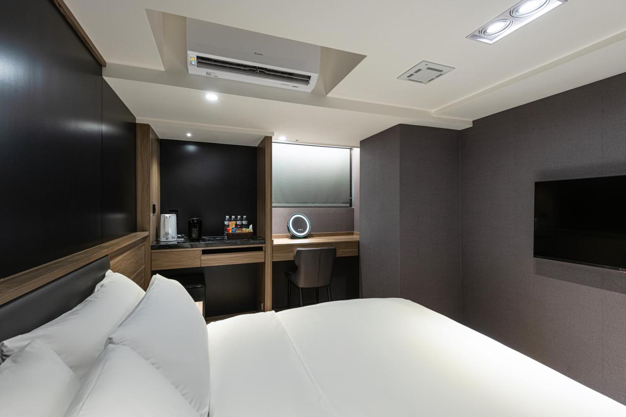 טאיצ'ונג Autumn Willow Hotel מראה חיצוני תמונה