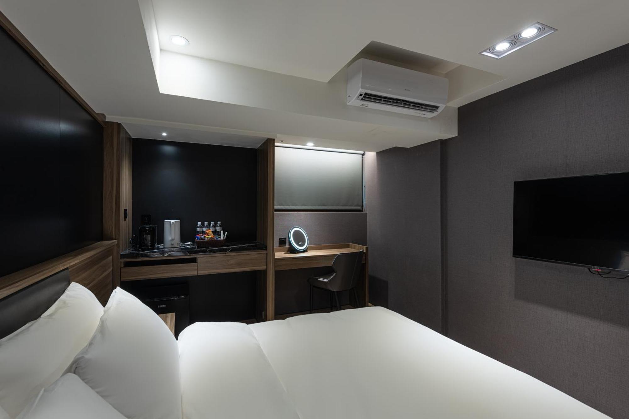 טאיצ'ונג Autumn Willow Hotel מראה חיצוני תמונה