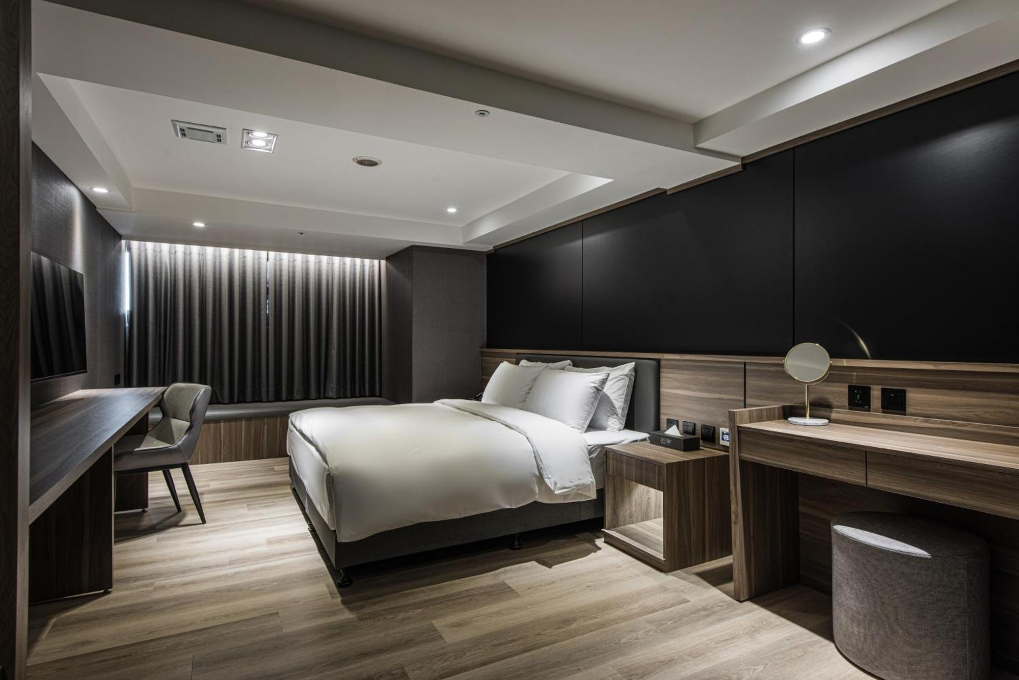 טאיצ'ונג Autumn Willow Hotel מראה חיצוני תמונה